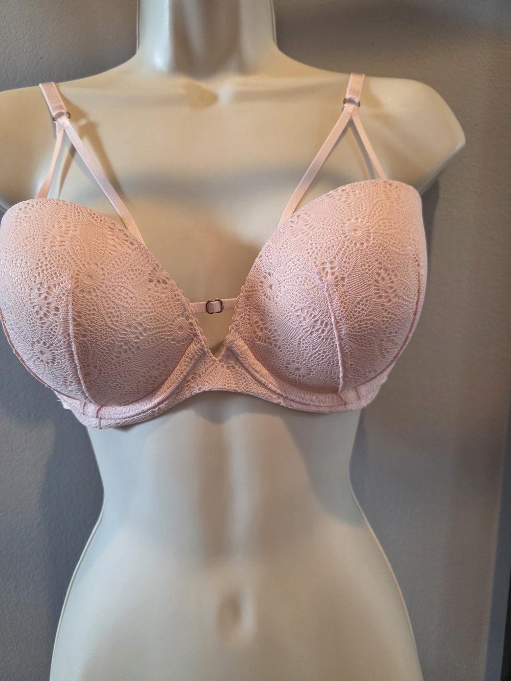 Victoria's Secret Light Pink Lace Push-Up Bra with Straps& Multi-way Straps